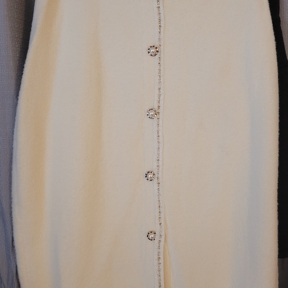 Casual tops and skirts - Picture 13 of 14